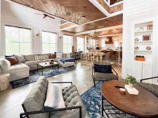 Ultimate Broken Bow Escape- Modern Cabin with Fireplace, Hot Tub & Shuffleboard - 2