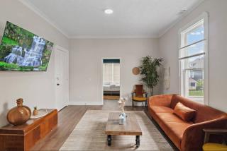 2 Units Combined - Historic 5BR - 2 Living - 2 Kitchens - 0