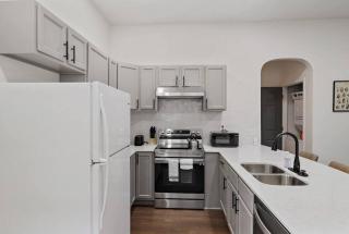 2 Units Combined - Historic 5BR - 2 Living - 2 Kitchens - Indianápolis - 1
