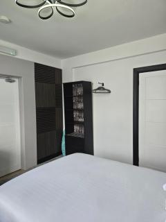 Double room with ensuite bathroom - Feltham - 9