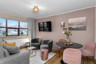 Inviting 2BR Haven in the Heart of the Suburbs - Reykjavik - 6