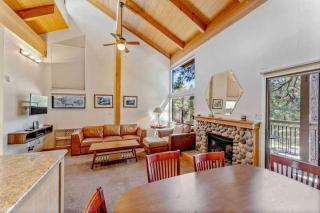 Alpine Retreat by Northstar Hot Tub & Shuttle Access - Truckee - 0