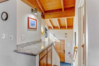 Alpine Retreat by Northstar Hot Tub & Shuttle Access - Truckee - 3
