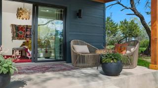 An Ololo #2 designer cabin plus hot tub - Fredericksburg - 6