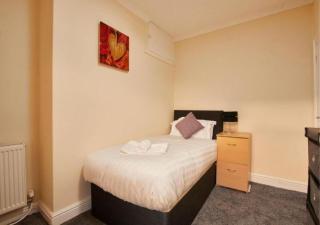 Charming 4 BR Kingston House with Free Street Parking - 1