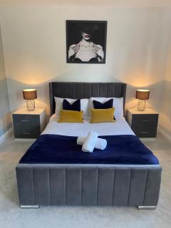 The Heathers - Spacious 3 Bed, Home from Home - Burton upon Trent - 0