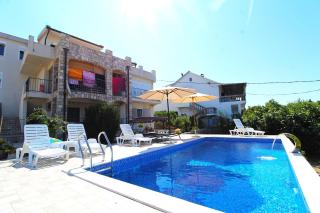 2bd Apt w Private Pool and City View "Keka" - Bar - 7