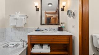 1122 Guest Room - Lodge At Spruce Peak - Stowe Mt Resort - Sleeps 4 - 6