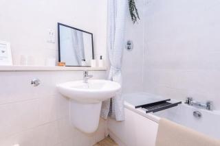 Stylish Apartment, Pool Table, Sleep 6, Central Location - Liverpool - 6
