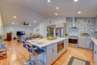Modern Home with Yard 3 Mi to Uptown Charlotte! - Charlotte - 8