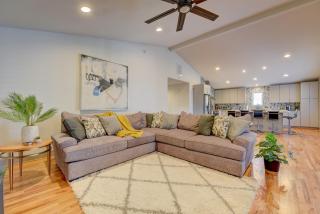 Modern Home with Yard 3 Mi to Uptown Charlotte! - Charlotte - 6