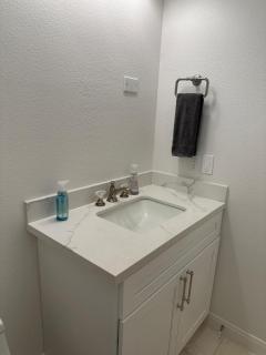 Benji's Place - 4