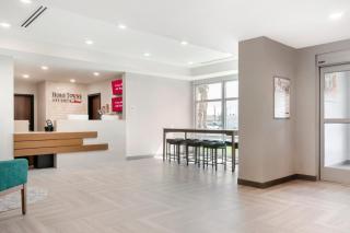 HomeTowne Studios by Red Roof Tampa - Airport - 1