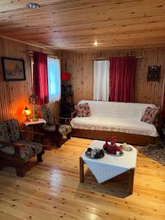 Traditional Wooden Apartment - 1