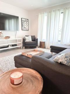 Scandi Modern - Naples - 0