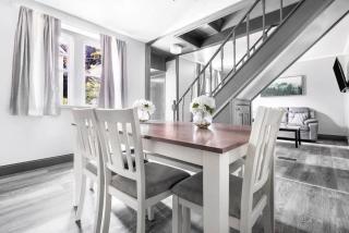 Comfortable 5BR 2BA near the falls - 8