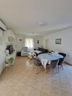 Apartment CHARLY - Supetar (San Pietro di Brazza) - 8