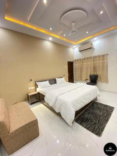 Rudraksha Inn - Varanasi - 2