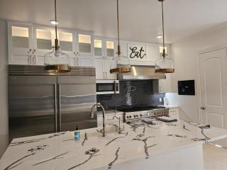 The Woodlands Benjis Place - 6