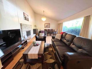 Central Area 8 BR House with AC, Parking - Vancouver - 9
