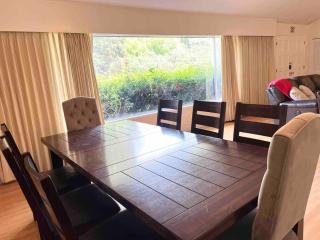 Central Area 8 BR House with AC, Parking - Vancouver - 7