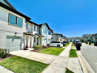 LUXURIOUS 3BED-2BATH RETREAT with CLUBHOUSE ACCESS - Davenport - 8