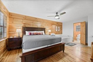 Pitch Perfect - Sevierville - 6