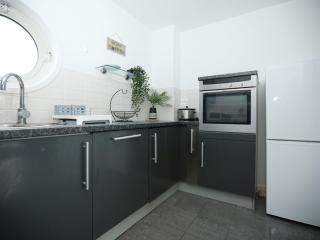 Catrine, Fantastic location, Great for contractors & workers, free private parking - Cardiff - 6
