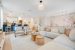 Luxurious Home at The Oasis Club - Davenport - 9