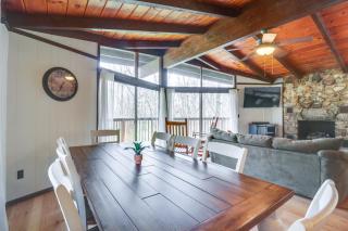 McGaheysville Vacation Rental Yard and Fire Pit! - McGaheysville - 4