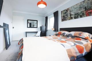 Llwyn Pia by N And N Stays Ltd, with Private Pool, Sauna and hot tub, perfect for relocation, workers or Your Ideal Getaway - Cardiff - 6