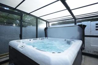 Llwyn Pia by N And N Stays Ltd, with Private Pool, Sauna and hot tub, perfect for relocation, workers or Your Ideal Getaway - Cardiff - 7