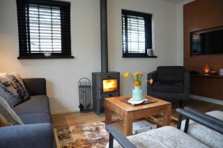 De Appelbloesem 6-persoons met overdekte hottub, barrelsauna, lounge, wifi - Lievelde - 1