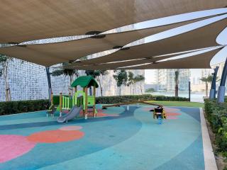 Spacious 1 BR Lagoon - Dubai - 4