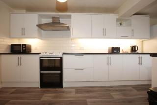 Blagdon Park By N And N Stays Ltd, Stylish Bath Home, 10 Minutes to City Centre, Free Parking, Perfect For Familes and Contractors - Bath - 4