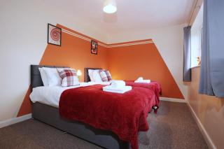 Blagdon Park By N And N Stays Ltd, Stylish Bath Home, 10 Minutes to City Centre, Free Parking, Perfect For Familes and Contractors - Bath - 0