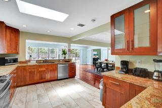 Best Area Spacious 4BR Heated Pool Mins To Beach - Hollywood - 4