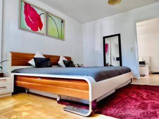 Luxurious 3 room peaceful home - 8