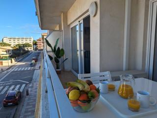 Moderno con piscina en L'Estartit by Host&Joy - 2