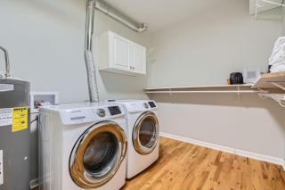 Retro Revival 1BR Loft Remote Work 30 Day - 2