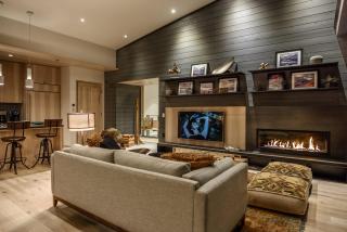 Modern Ski In-Out Home, Mid-Mountain - Truckee - 7