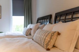 Unforgettable Townhome-Close to Broadway-10 Beds! - 7