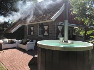De Brittenburg 4-persoons, finse sauna, hottub, sunshower, grote zonnige omheinde tuin, wifi en huisdier vriendelijk - Lievelde - 0