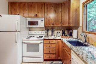 Peaceful Pine Retreat - 6