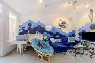 Playing Blues At Belltown Court - 9