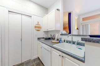 Playing Blues At Belltown Court - 8