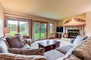 Steps to Shadow Mountain Lake Grand Lake Condo - 9