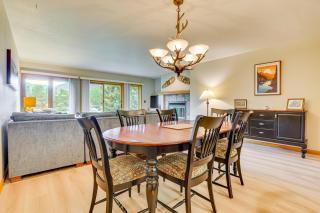 Steps to Shadow Mountain Lake Grand Lake Condo - 4