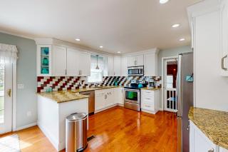 Maplewood --- 31 Radcliffe Dr - The Plantations - 2