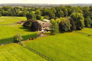 Stud House in Private Country Estate near Bruton - 0